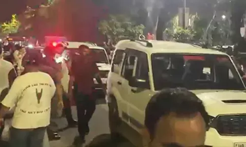 दिल्ली पुलिस ने राहुल गांधी को छोड़ा, प्रियंका गांधी बोलीं- मेरे भाई बहुत मजबूत, सब बर्दाश्त कर लेंगे दिल्ली पुलिस ने राहुल गांधी को छोड़ा, प्रियंका गांधी बोलीं- मेरे भाई बहुत मजबूत, सब बर्दाश्त कर लेंगे