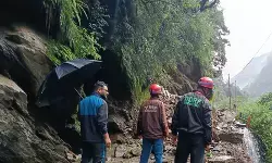 उत्तराखंड में कुदरत का कहर: मूसलाधार बारिश से बेहाल राज्य; 142 सड़कें भूस्खलन से बंद, IMD ने 6 जिलों में जारी किया येलो अलर्ट!