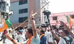 पटना में भाजपा-कांग्रेस कार्यकर्ताओं के बीच झड़प, चले ईंट-पत्थर; कई घायल पटना में भाजपा-कांग्रेस कार्यकर्ताओं के बीच झड़प, चले ईंट-पत्थर; कई घायल