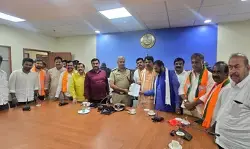 भाजपा प्रतिनिधिमंडल की बेंगलुरु पुलिस आयुक्त से मुलाकात, विधायक पर हमले के आरोपियों की गिरफ्तारी की मांग भाजपा प्रतिनिधिमंडल की बेंगलुरु पुलिस आयुक्त से मुलाकात, विधायक पर हमले के आरोपियों की गिरफ्तारी की मांग