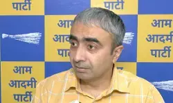 नीट पेपर लीक मामले में अनुराग ढांडा ने धर्मेंद्र प्रधान के इस्तीफे की मांग दोहराई नीट पेपर लीक मामले में अनुराग ढांडा ने धर्मेंद्र प्रधान के इस्तीफे की मांग दोहराई