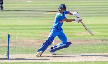 आईसीसी वनडे रैंकिंग: डेरिल मिशेल के करीब पहुंचे शुभमन गिल, जो रूट की टॉप-10 में एंट्री आईसीसी वनडे रैंकिंग: डेरिल मिशेल के करीब पहुंचे शुभमन गिल, जो रूट की टॉप-10 में एंट्री