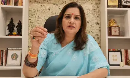 धर्मेंद्र प्रधान इस्तीफा दें, छात्रों की मांग जायज; सरकार जवाबदेही से भाग रही है: प्रियंका चतुर्वेदी