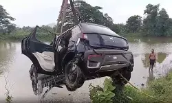 ओडिशा: ढेंकानाल में शादी से लौट रही कार बेकाबू होकर तालाब में गिरी, मासूम बच्चे समेत 5 लोगों की दर्दनाक मौत ओडिशा: ढेंकानाल में शादी से लौट रही कार बेकाबू होकर तालाब में गिरी, मासूम बच्चे समेत 5 लोगों की दर्दनाक मौत