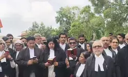 छात्रों के प्रदर्शन को सुप्रीम कोर्ट के वकीलों का मिला समर्थन