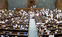 संसद में फिर पेपर लीक पर हंगामा, राज्यसभा की कार्यवाही दोपहर 2 बजे तक स्थगित