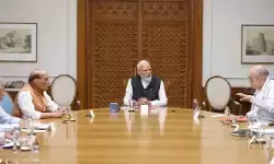 पेपर लीक संशोधन विधेयक को मोदी कैबिनेट की मंजूरी, 10 साल की जेल और 10 करोड़ रुपये जुर्माने का प्रावधान पेपर लीक संशोधन विधेयक को मोदी कैबिनेट की मंजूरी, 10 साल की जेल और 10 करोड़ रुपये जुर्माने का प्रावधान