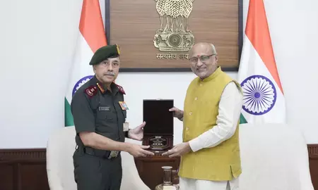 सीडीएस जनरल एनएस राजा सुब्रमणि ने उपराष्ट्रपति से शिष्टाचार भेंट की सीडीएस जनरल एनएस राजा सुब्रमणि ने उपराष्ट्रपति से शिष्टाचार भेंट की