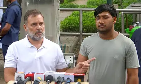 सरकार छात्रों को डराना-धमकाना और मारना बंद करे, पेपर लीक प्रदर्शन पर राहुल गांधी का केंद्र पर हमला सरकार छात्रों को डराना-धमकाना और मारना बंद करे, पेपर लीक प्रदर्शन पर राहुल गांधी का केंद्र पर हमला