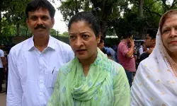 दिल्ली में प्रदर्शन के दौरान पेलेट गन से युवक घायल, दोषी पुलिसकर्मी पर कार्रवाई हो: अलका लांबा दिल्ली में प्रदर्शन के दौरान पेलेट गन से युवक घायल, दोषी पुलिसकर्मी पर कार्रवाई हो: अलका लांबा