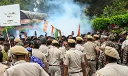 सीजेपी प्रदर्शन पर दिल्ली पुलिस का बड़ा दावा, 130 पुलिसकर्मी और 65 छात्र घायल; 15 एफआईआर दर्ज सीजेपी प्रदर्शन पर दिल्ली पुलिस का बड़ा दावा, 130 पुलिसकर्मी और 65 छात्र घायल; 15 एफआईआर दर्ज