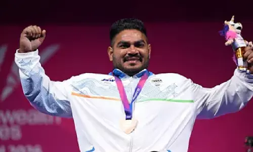 कॉमनवेल्थ गेम्स 2026: बिहार के झंडू कुमार ने पैरा पावरलिफ्टिंग में जीता कांस्य, देश का बढ़ाया मान कॉमनवेल्थ गेम्स 2026: बिहार के झंडू कुमार ने पैरा पावरलिफ्टिंग में जीता कांस्य, देश का बढ़ाया मान