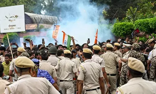 सीजेपी प्रदर्शन पर दिल्ली पुलिस का बड़ा दावा, 130 पुलिसकर्मी और 65 छात्र घायल; 15 एफआईआर दर्ज सीजेपी प्रदर्शन पर दिल्ली पुलिस का बड़ा दावा, 130 पुलिसकर्मी और 65 छात्र घायल; 15 एफआईआर दर्ज