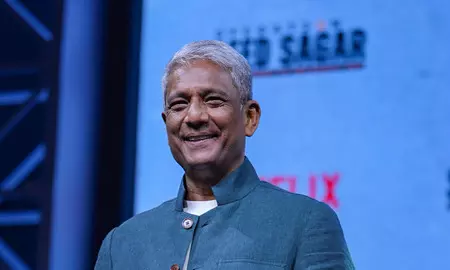 जिस तरह के अभिनय में मैं विश्वास करता हूं, वह मुझे स्वयं से मुक्ति दिलाता है: आदिल हुसैन जिस तरह के अभिनय में मैं विश्वास करता हूं, वह मुझे स्वयं से मुक्ति दिलाता है: आदिल हुसैन
