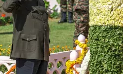 कारगिल विजय दिवस पर पीएम मोदी का संदेश: मन की बात में शहीदों को किया नमन— राष्ट्र के लिए वीरों का बलिदान अजर-अमर है कारगिल विजय दिवस पर पीएम मोदी का संदेश: मन की बात में शहीदों को किया नमन— राष्ट्र के लिए वीरों का बलिदान अजर-अमर है