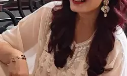 रवीना टंडन के पेट डॉग के साथ खेलती दिखीं दिशा पाटनी रवीना टंडन के पेट डॉग के साथ खेलती दिखीं दिशा पाटनी