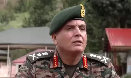 कारगिल विजय दिवस: सेना प्रमुख जनरल धीरज सेठ ने द्रास में शहीदों को दी श्रद्धांजलि; बोले— भारतीय योद्धाओं के साहस और बलिदान का कोई मुकाबला नहीं