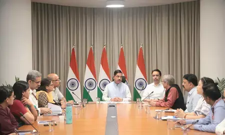 प्रल्हाद जोशी ने संभाला शिक्षा मंत्रालय का पदभार: पहले ही दिन वरिष्ठ अधिकारियों संग की मैराथन बैठक; कहा— छात्र हित और पारदर्शिता हमारी सर्वोच्च प्राथमिकता प्रल्हाद जोशी ने संभाला शिक्षा मंत्रालय का पदभार: पहले ही दिन वरिष्ठ अधिकारियों संग की मैराथन बैठक; कहा— छात्र हित और पारदर्शिता हमारी सर्वोच्च प्राथमिकता