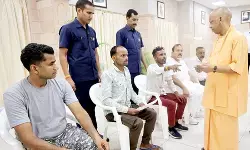 मुख्यमंत्री योगी का फरियादियों को भरोसा: परेशान न हों, हर समस्या का होगा निष्पक्ष समाधान; अधिकारियों को कड़े निर्देश मुख्यमंत्री योगी का फरियादियों को भरोसा: परेशान न हों, हर समस्या का होगा निष्पक्ष समाधान; अधिकारियों को कड़े निर्देश