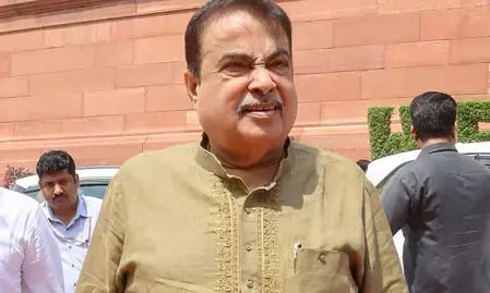E20 विवाद पर कानूनी कार्रवाई: नितिन गडकरी ने बॉम्बे हाईकोर्ट में दायर की मानहानि याचिका; Meta, X के खिलाफ एक्शन