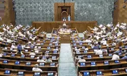 संसद में आज एंटी पेपर लीक बिल पर होगी बड़ी बहस, 8 दिन का गतिरोध खत्म; सरकार और विपक्ष तैयार संसद में आज एंटी पेपर लीक बिल पर होगी बड़ी बहस, 8 दिन का गतिरोध खत्म; सरकार और विपक्ष तैयार