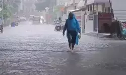 उत्तराखंड में बारिश, कई जिलों में ऑरेंज अलर्ट : स्कूल बंद, चारधाम यात्रियों को सतर्क रहने की सलाह उत्तराखंड में बारिश, कई जिलों में ऑरेंज अलर्ट : स्कूल बंद, चारधाम यात्रियों को सतर्क रहने की सलाह