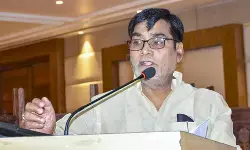 एनडीए नेताओं ने तेजस्वी यादव को बताया पार्ट-टाइम पॉलिटिशियन, गैरहाजिरी पर उठाए सवाल एनडीए नेताओं ने तेजस्वी यादव को बताया पार्ट-टाइम पॉलिटिशियन, गैरहाजिरी पर उठाए सवाल