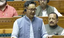लोकसभा में एंटी-पेपर लीक बिल पर चर्चा शुरू, किरेन रिजिजू बोले-हम 10 घंटे चर्चा करने के लिए तैयार लोकसभा में एंटी-पेपर लीक बिल पर चर्चा शुरू, किरेन रिजिजू बोले-हम 10 घंटे चर्चा करने के लिए तैयार