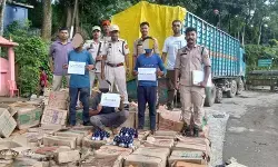 असम में नशे के खिलाफ बड़ी कार्रवाई, 3.18 करोड़ रुपये की प्रतिबंधित कफ सिरप जब्त; दो तस्कर गिरफ्तार