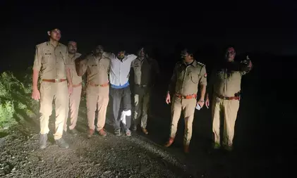 ग्रेटर नोएडा : पुलिस मुठभेड़ में गौकशी का आरोपी पैर में गोली लगने से घायल, हथियार और संदिग्ध सामान बरामद