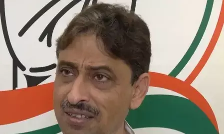 कांग्रेस नेताओं ने केंद्र सरकार से मांग जवाब, कहा-छात्र आंदोलन में एके-47 से क्यों की गई फायरिंग कांग्रेस नेताओं ने केंद्र सरकार से मांग जवाब, कहा-छात्र आंदोलन में एके-47 से क्यों की गई फायरिंग