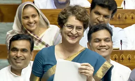 लोकसभा में प्रियंका गांधी का PM मोदी पर तंज: Gen Z का भरोसा जीतना है तो कैमरे का नहीं, दिल का एंगल बदलिए