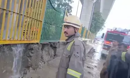 नोएडा में बारिश बनी आफत, कई इलाकों में जलभराव से जनजीवन प्रभावित, लापरवाही पर प्राधिकरण का एक्शन नोएडा में बारिश बनी आफत, कई इलाकों में जलभराव से जनजीवन प्रभावित, लापरवाही पर प्राधिकरण का एक्शन