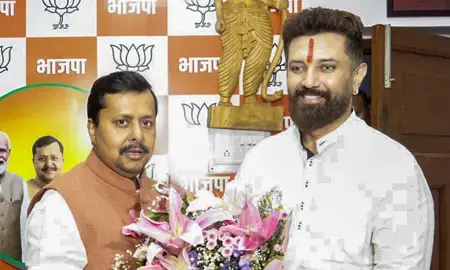 बिहार: बांकीपुर उपचुनाव से पहले चिराग पासवान ने नितिन नवीन से की मुलाकात