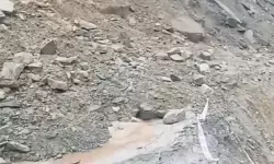 उत्तराखंड: आफत की बारिश और भूस्खलन! चारधाम यात्रा पर लगाई गई रोक, सुरक्षित स्थानों पर रोके गए यात्री उत्तराखंड: आफत की बारिश और भूस्खलन! चारधाम यात्रा पर लगाई गई रोक, सुरक्षित स्थानों पर रोके गए यात्री