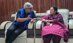 रामपुर में गरमाई सियासत: जौहर विश्वविद्यालय पहुंचे कांग्रेस के UP प्रभारी; आजम खां की पत्नी डॉ. तंजीन फातिमा से की मुलाकात रामपुर में गरमाई सियासत: जौहर विश्वविद्यालय पहुंचे कांग्रेस के UP प्रभारी; आजम खां की पत्नी डॉ. तंजीन फातिमा से की मुलाकात