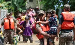 असम बाढ़: ऑपरेशन जल राहत के तहत सेना का राहत अभियान जारी, 1,000 से अधिक लोगों को सुरक्षित निकाला असम बाढ़: ऑपरेशन जल राहत के तहत सेना का राहत अभियान जारी, 1,000 से अधिक लोगों को सुरक्षित निकाला