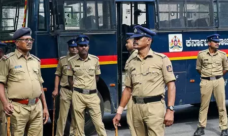 क्रिकेट ग्राउंड में कटा हुआ सिर मिलने से सनसनी,  सुबह सैर के लिए पहुंचे लोगों ने देखा... हत्या की आशंका से पुलिस जांच तेज