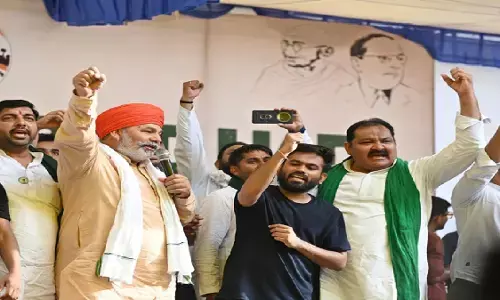 राकेश टिकैत से मिले सीजेपी नेता, साझा आंदोलन की अटकलें तेज; किसानों-छात्रों की संयुक्त रणनीति पर मंथन राकेश टिकैत से मिले सीजेपी नेता, साझा आंदोलन की अटकलें तेज; किसानों-छात्रों की संयुक्त रणनीति पर मंथन