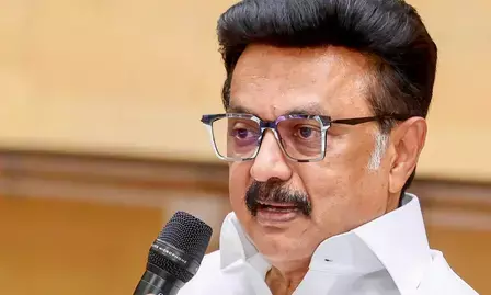 एमके स्टालिन ने 151 मेडिकल सीटों के नुकसान पर टीवीके सरकार से सवाल किया एमके स्टालिन ने 151 मेडिकल सीटों के नुकसान पर टीवीके सरकार से सवाल किया