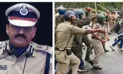 पेलेट गन विवाद के बीच जवानों के समर्थन में आए सीआरपीएफ प्रमुख, बोले- ‘निडर होकर ड्यूटी करें, जिम्मेदारी मेरी’ पेलेट गन विवाद के बीच जवानों के समर्थन में आए सीआरपीएफ प्रमुख, बोले- ‘निडर होकर ड्यूटी करें, जिम्मेदारी मेरी’