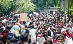 नीट विरोध प्रदर्शनकारियों को दिल्ली सरकार की बड़ी राहत; मुकदमों की होगी समीक्षा, गिरफ्तार लोगों की रिहाई की प्रक्रिया शुरू नीट विरोध प्रदर्शनकारियों को दिल्ली सरकार की बड़ी राहत; मुकदमों की होगी समीक्षा, गिरफ्तार लोगों की रिहाई की प्रक्रिया शुरू