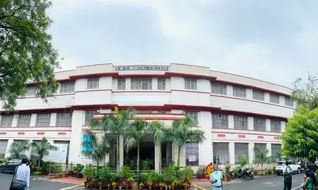 जयपुर के SMS अस्पताल में हड़कंप: मोतियाबिंद की सर्जरी के बाद आंखों में फैला गंभीर संक्रमण, 5 मरीज भर्ती