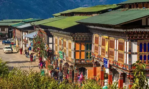 घटती आबादी, पलायन से दुखी हुआ सबसे खुशहाल देश भूटान