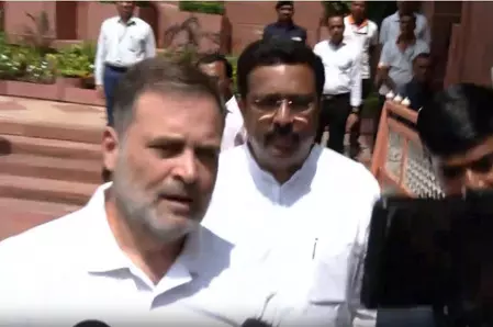 क्या आप भाजपा से हैं-दिल्ली पुलिसकर्मियों के परिजनों की प्रेस कांफ्रेंस पर राहुल गांधी का तीखा हमला क्या आप भाजपा से हैं-दिल्ली पुलिसकर्मियों के परिजनों की प्रेस कांफ्रेंस पर राहुल गांधी का तीखा हमला