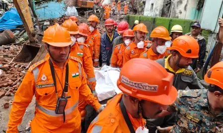 महाराष्ट्र: भिवंडी में चार मंजिला जर्जर इमारत ढही; 8 लोगों की मौत, कई के फंसे होने की आशंका; NDRF का राहत और बचाव अभियान जारी महाराष्ट्र: भिवंडी में चार मंजिला जर्जर इमारत ढही; 8 लोगों की मौत, कई के फंसे होने की आशंका; NDRF का राहत और बचाव अभियान जारी