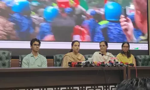 CJP Protest: पापा के सिर पर पांच टांके थे, यूनिफार्म खून से लाल थी, घायल पुलिसकर्मियों के परिजनों की आपबीती CJP Protest: पापा के सिर पर पांच टांके थे, यूनिफार्म खून से लाल थी, घायल पुलिसकर्मियों के परिजनों की आपबीती