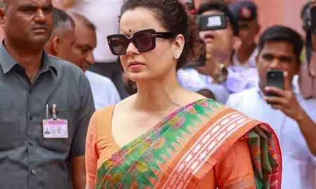 कंगना रनौत का सोशल मीडिया ट्रोलर्स पर तीखा हमला; बोलीं— मैंने बच्चों को वही सलाह दी, जिसे सीखकर हम यहां तक पहुंचे हैं कंगना रनौत का सोशल मीडिया ट्रोलर्स पर तीखा हमला; बोलीं— मैंने बच्चों को वही सलाह दी, जिसे सीखकर हम यहां तक पहुंचे हैं