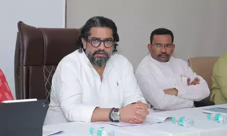 महाराष्ट्र: अतिवृष्टि से क्षतिग्रस्त सड़कों का निरीक्षण करने पालघर पहुंचे मंत्री शिवेंद्रराजे भोसले