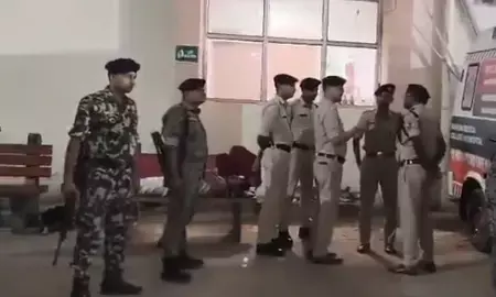 बिहार में सनसनीखेज वारदात: नगर परिषद के कार्यपालक पदाधिकारी विमल कुमार की हत्या; हत्या के कारणों की जांच में जुटी पुलिस बिहार में सनसनीखेज वारदात: नगर परिषद के कार्यपालक पदाधिकारी विमल कुमार की हत्या; हत्या के कारणों की जांच में जुटी पुलिस
